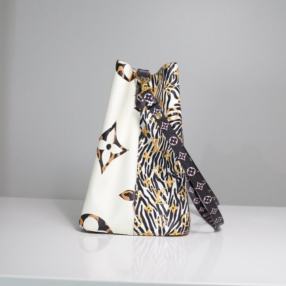 Louis Vuitton Monogram Giant Jungle Neo Noe Bucket Bag - Picture 6 of 11